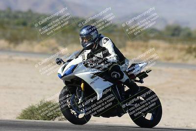 media/Dec-01-2025-Moto Forza (Mon) [[2daa91e15f]]/3-Beginner Group/Session 3 (Turn 3)/